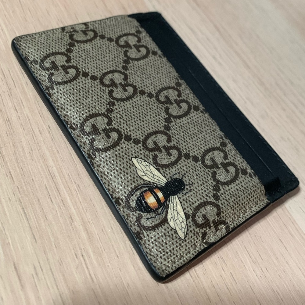 Gucci bee card holder